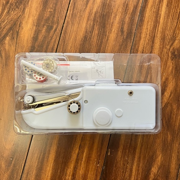 Handheld Single-Thread Sewing Machine, White - Picture 3 of 10